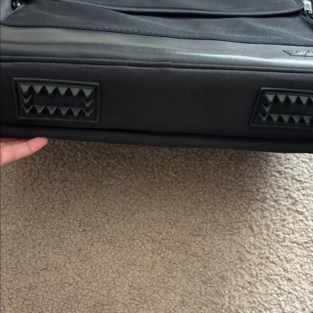 Targus Black Briefcase/Laptop Shoulder Bag